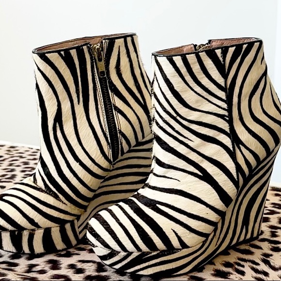 Zebra booties - Picture 1 of 4